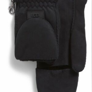 UGG Black sheepskin flip Mittens
